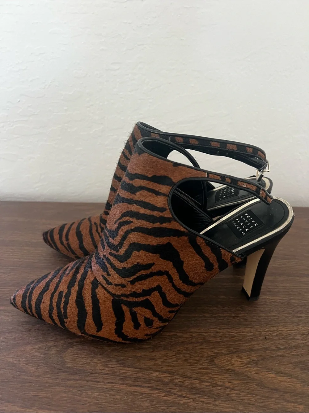 White House Black Market eye catching